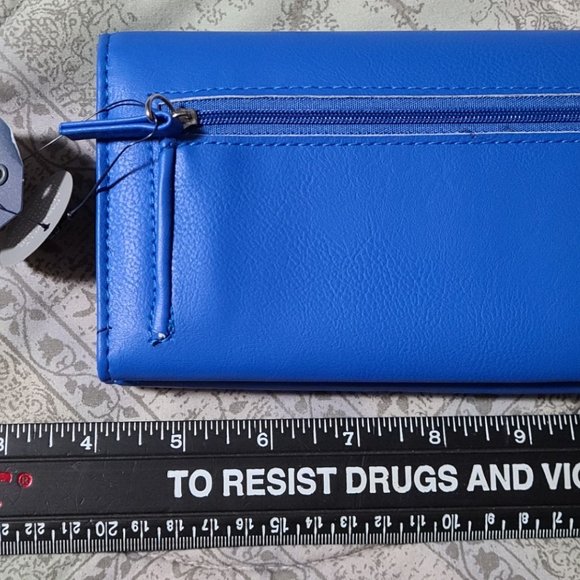 Nautica Money Manager Wallet in Deep Sea Dive Blue - Picture 2 of 3